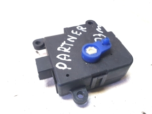 Heater flap actuator - 030553W