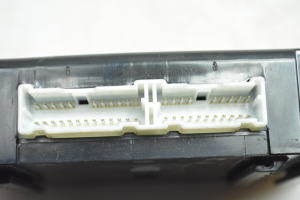 Kia Sportage (2010–2016) Mugavusmoodul 954003U661 - 4