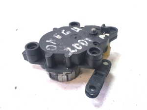 Opel Omega B (1994–2003) Salongi soojenduse klapi mootor 090512500 - 6