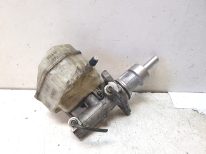 Brake master cylinder
