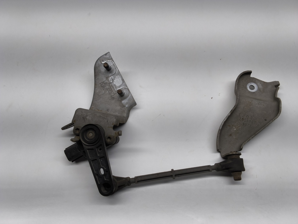Ford Mustang Mach-E Mach-E (2020–2026) Niveausensor vorne 3049023 Ford Mustang Mach-E Mach-E (2020–2026) Niveausensor vorne 3049023