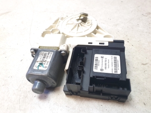 Front door window regulator motor - 1K0959792G
