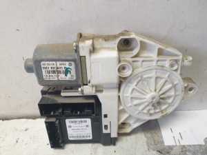 Volkswagen Golf Plus Mk5 (2004–2008) Priekšējo durvju logu pacēlājs 1K0959793G - 2