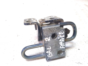 Volkswagen Golf Plus Mk5 (2004–2008) Rear side door lower hinge - 3