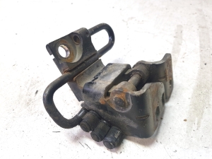 Volkswagen Golf Plus Mk5 (2004–2008) Front door lower hinge - 2