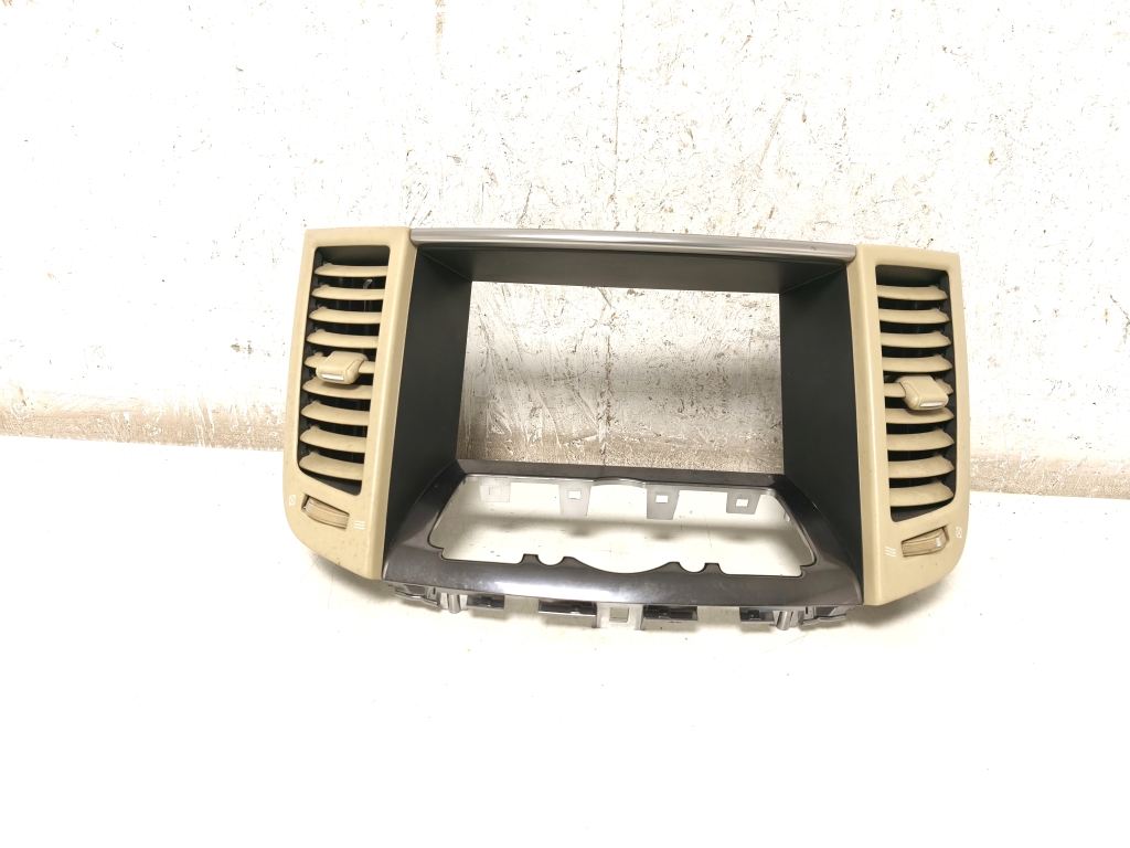 Infiniti FX (2008–2013) Dashboard air vent grilles P10421B11000 Infiniti FX (2008–2013) Dashboard air vent grilles P10421B11000