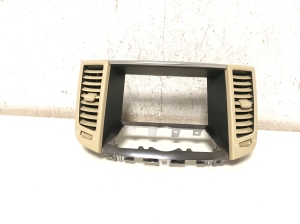   Dashboard air vent grilles  - P10421B11000 