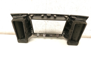 Infiniti FX (2008–2013) Dashboard air vent grilles P10421B11000 - 2