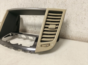 Infiniti FX (2008–2013) Dashboard air vent grilles P10421B11000 - 4