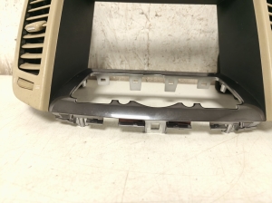 Infiniti FX (2008–2013) Dashboard air vent grilles P10421B11000 - 6