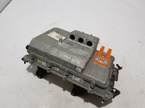 VOLVO XC40 (2017–2026) Invertors 32335619 - 5