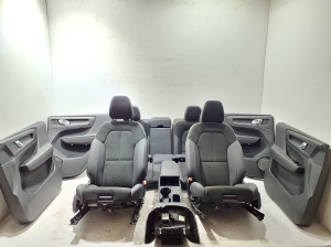 VOLVO XC40 (2017–2026) Salons un tā detaļas - 2