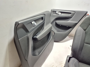 VOLVO XC40 (2017–2026) Salons un tā detaļas - 3