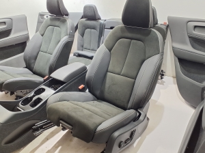 VOLVO XC40 (2017–2026) Salons un tā detaļas - 5