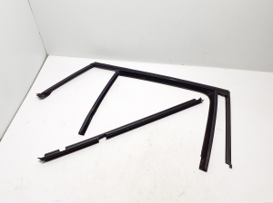 Rear side door seal on the door - A1677357400