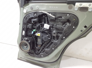 VOLVO XC40 (2017–2026) Rear side doors 32399015 - 6