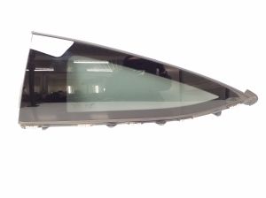 Aizmugurējā spārna sānu stikls - A2056702301