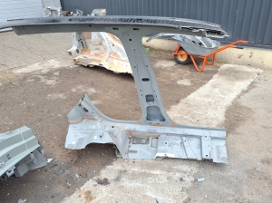 VOLVO XC40 (2017–2026) Center pillar 32310034 - 2