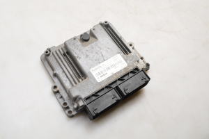 Ford Focus (2011–2018) Engine control unit F1F112A650RB - 2