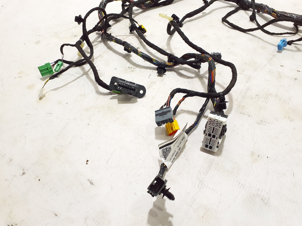 VOLVO XC40 (2017–2026) Armatuurlaua juhtmestik 32358231 VOLVO XC40 (2017–2026) Armatuurlaua juhtmestik 32358231