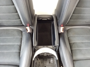 Mercedes Benz C-Class 205 (2014–2021) Salons un tā detaļas - 2