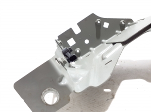 VOLVO XC40 (2017–2026) Headlight frame (glasses) 32348653 - 4