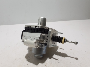 VOLVO XC40 (2017–2026) Brake booster 32373710 - 3