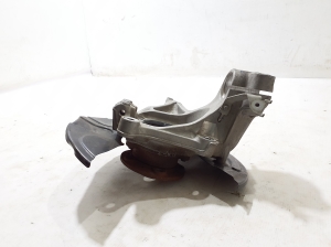 VOLVO XC40 (2017–2026) Front wheel hub 32246335 - 3