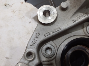 VOLVO XC40 (2017–2026) Aizmugurējā rumba 32246339 - 2