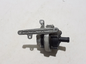 VOLVO XC40 (2017–2026) Auxiliary water pump 32135207 - 2