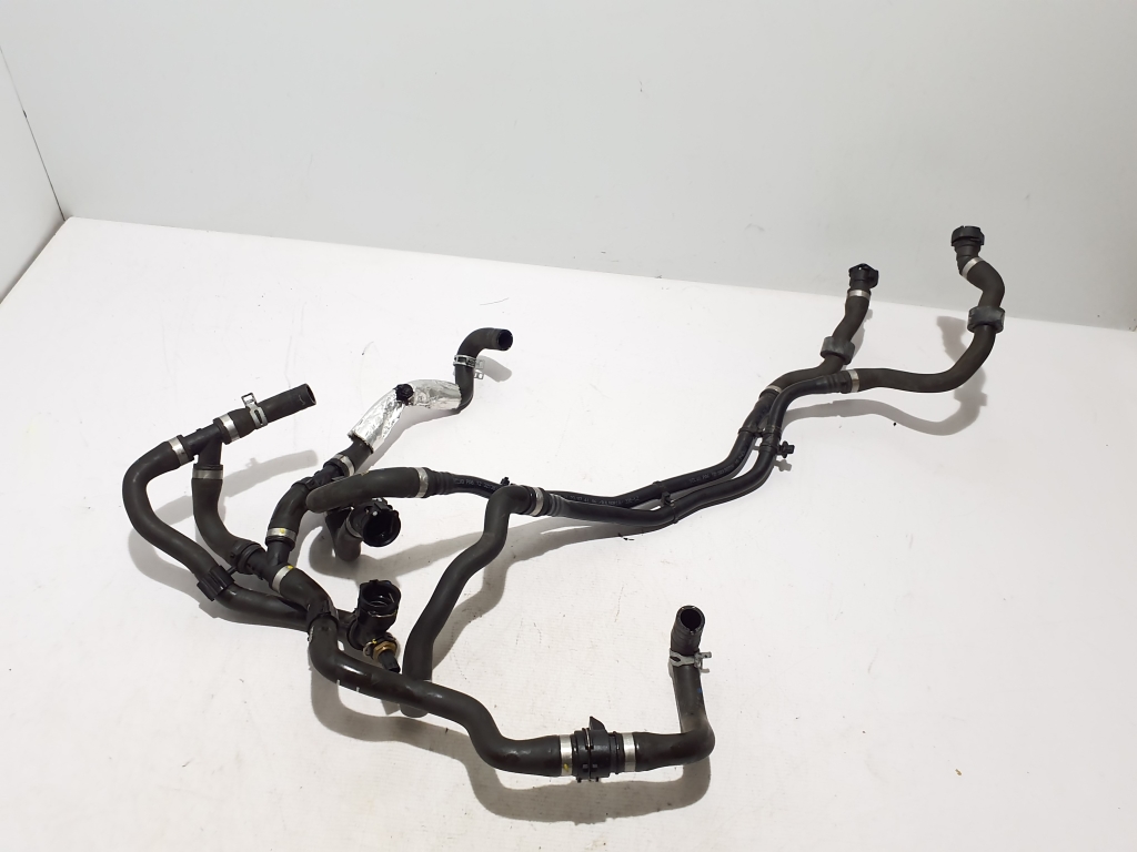 VOLVO XC40 (2017–2026) Jahutusradiaatori voolik 32339740 VOLVO XC40 (2017–2026) Jahutusradiaatori voolik 32339740