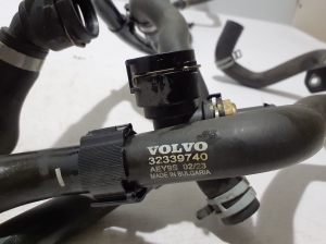 VOLVO XC40 (2017–2026) Jahutusradiaatori voolik 32339740 - 3