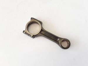  Connecting rod 