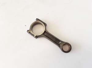  Connecting rod 