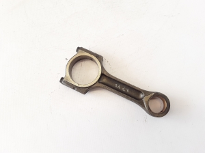  Connecting rod 