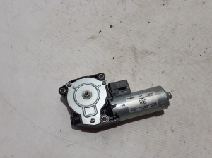 VOLVO XC40 (2017–2026) Schiebedachmotor 31462496 - 4