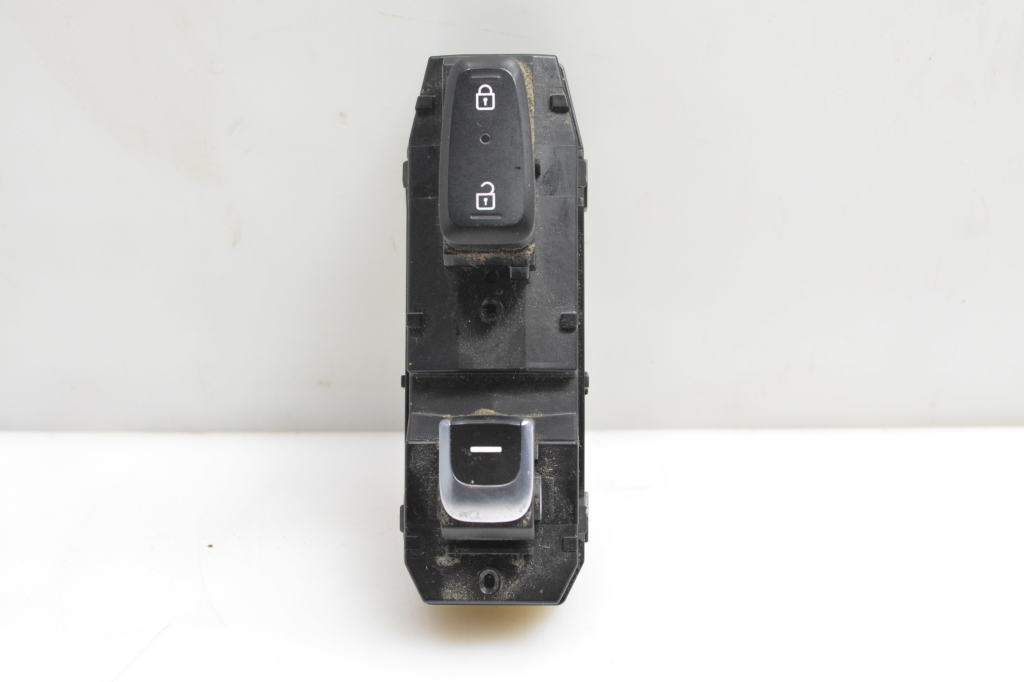 Kia Sportage (2016–2021) Front door glass switch 93575F1500