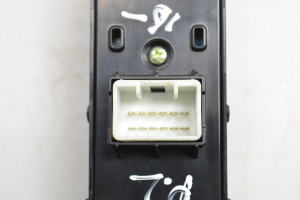 Kia Sportage (2016–2021) Front door glass switch 93575F1500 - 2