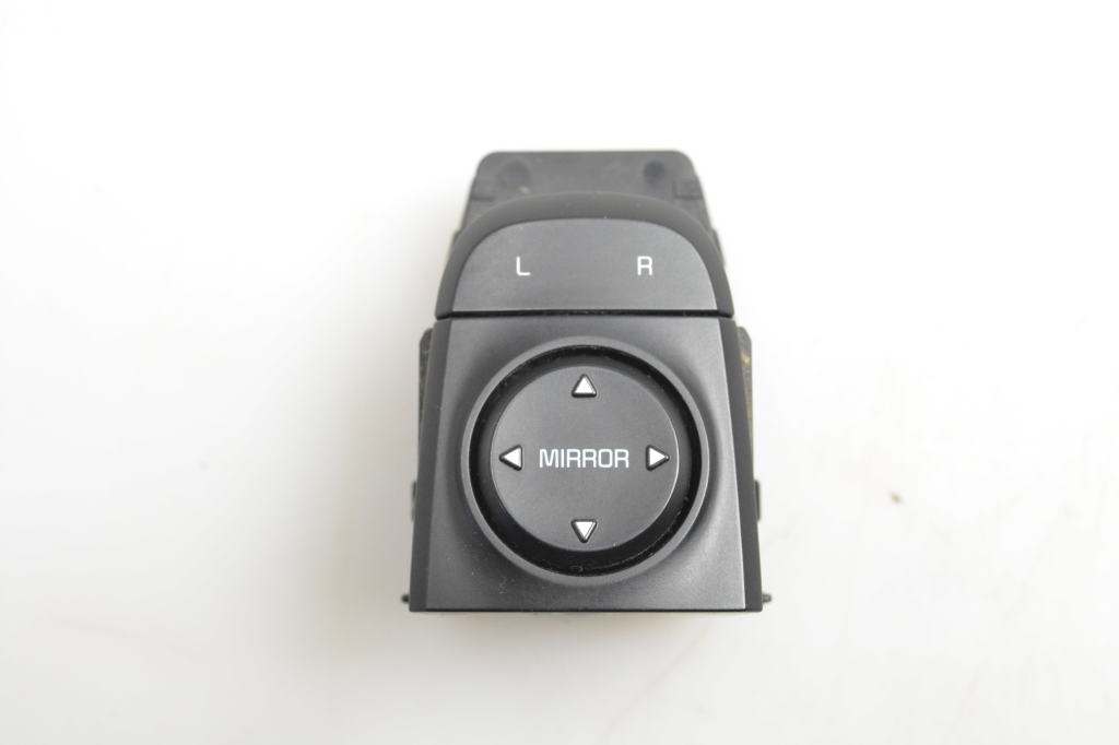 Kia Sportage (2016–2021) Mirror control switch 93530D9100 Kia Sportage (2016–2021) Mirror control switch 93530D9100