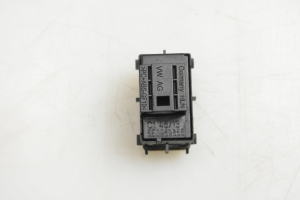 Skoda Octavia III (2013–2019) Rear side door window switch 5E0959855 - 4