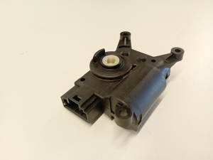 Volkswagen Passat B7 (2010–2014) Salongi soojenduse klapi mootor CZ116880 - 4