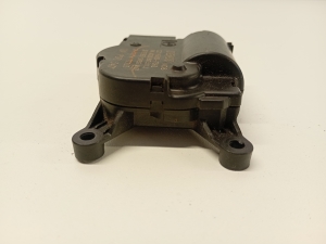 Volkswagen Passat B7 (2010–2014) Salongi soojenduse klapi mootor CZ116880 - 5