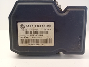 Volkswagen Passat B7 (2010–2014) ABS plokk 3AA614109AQ - 2