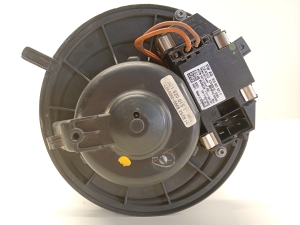 Volkswagen Passat B7 (2010–2014) Salongi puhuri mootor 3C1820015T - 3