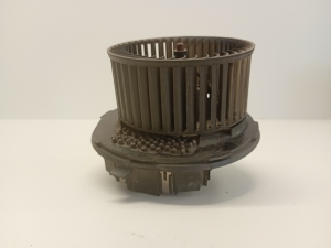 Volkswagen Passat B7 (2010–2014) Salongi puhuri mootor 3C1820015T - 5