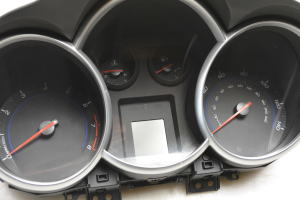 Chevrolet Cruze (2009–2015) Instrument cluster 94824462 - 3