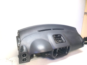 Volkswagen Golf Plus Mk5 (2004–2008) Dashboard - 2