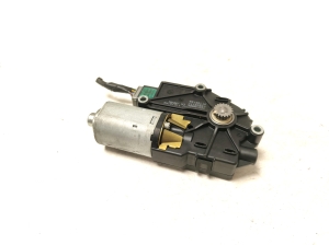Infiniti FX (2008–2013) Schiebedachmotor B9500897 - 4