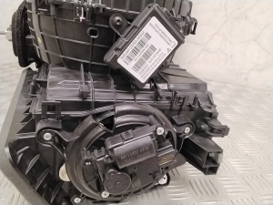 Ford Mustang Mach-E Mach-E (2020–2026) Salongi soojenduse korpus LJ9A19B555ABG - 6