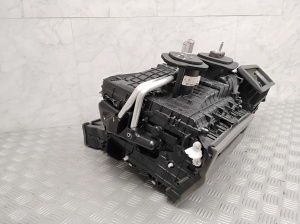 Ford Mustang Mach-E Mach-E (2020–2026) Salongi soojenduse korpus LJ9A19B555ABG - 8